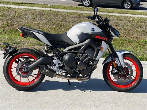 2019 Yamaha MT-09 in Orlando, Florida - Photo 10
