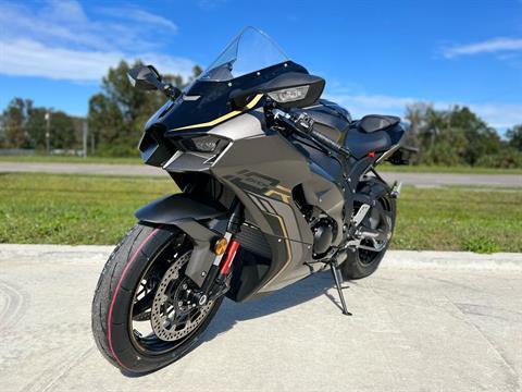 2023 Kawasaki Ninja ZX-10R in Orlando, Florida - Photo 5
