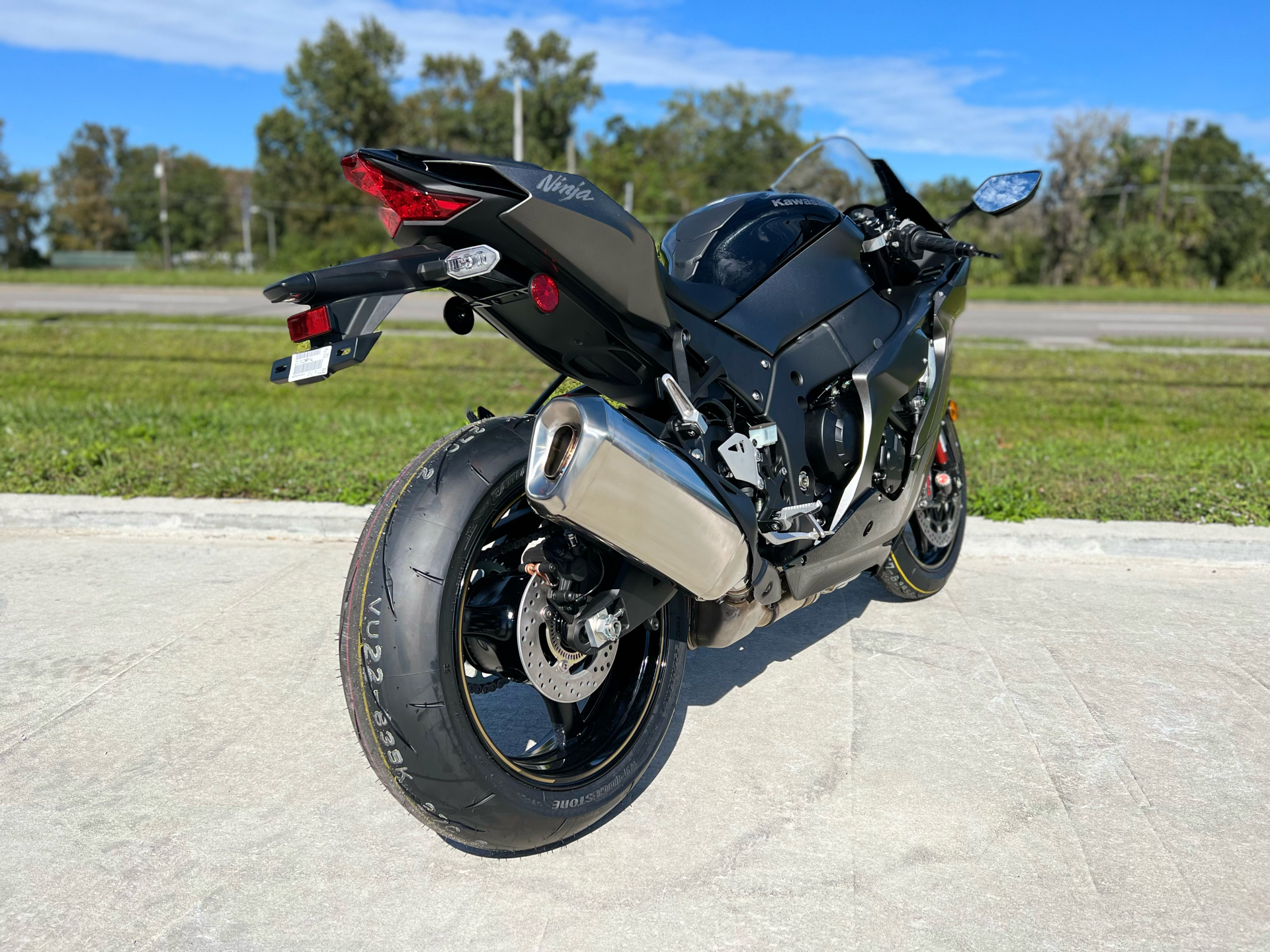 2023 Kawasaki Ninja ZX-10R in Orlando, Florida - Photo 8