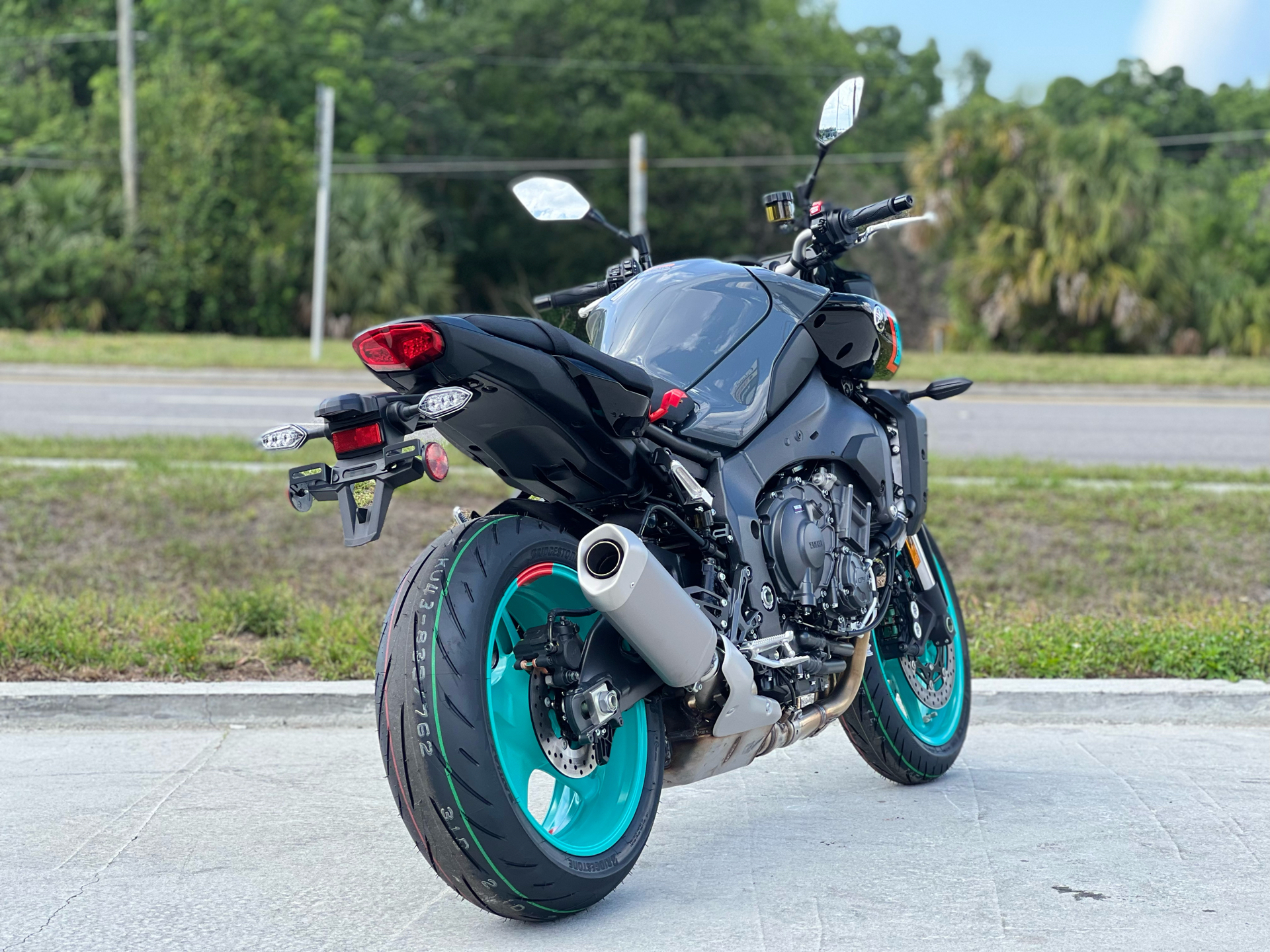 2023 Yamaha MT-10 in Orlando, Florida - Photo 7