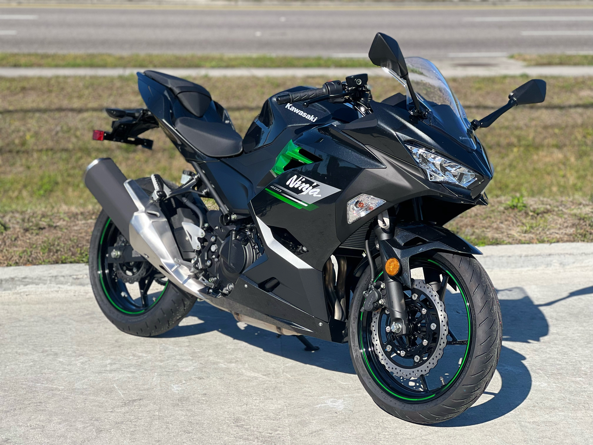 2023 Kawasaki Ninja 400 in Orlando, Florida - Photo 3
