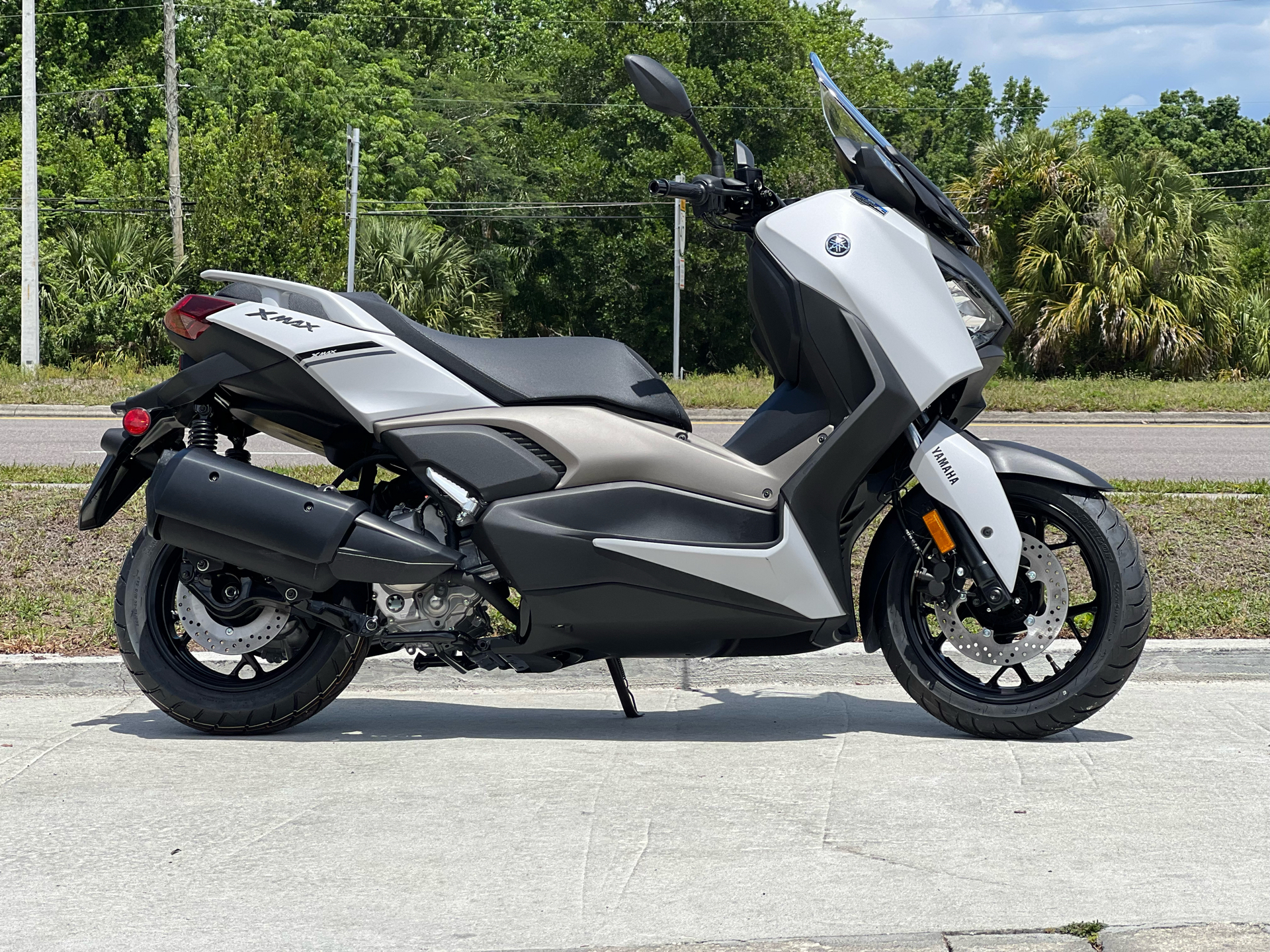 2023 Yamaha XMAX in Orlando, Florida - Photo 3