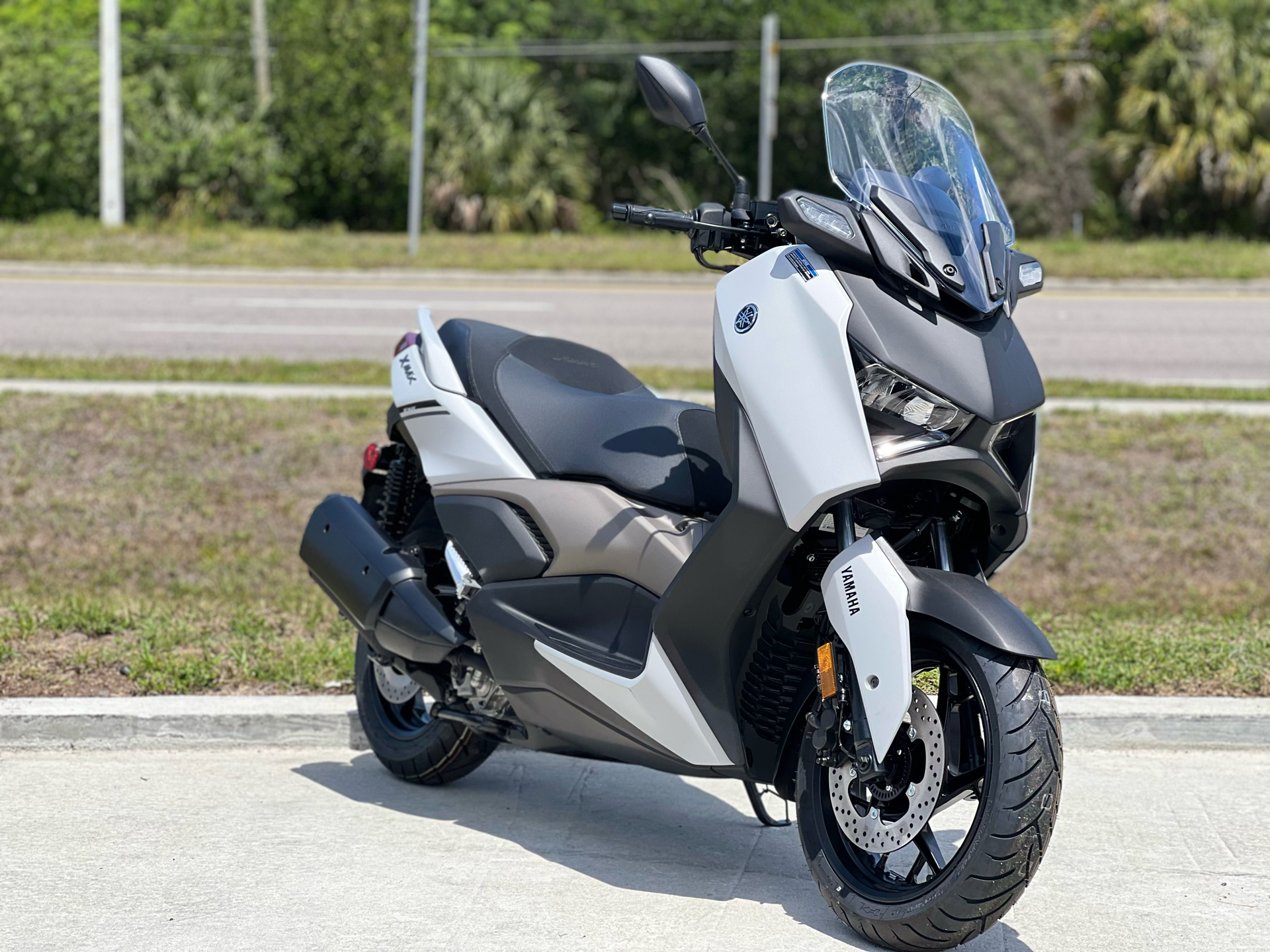 2023 Yamaha XMAX in Orlando, Florida - Photo 5