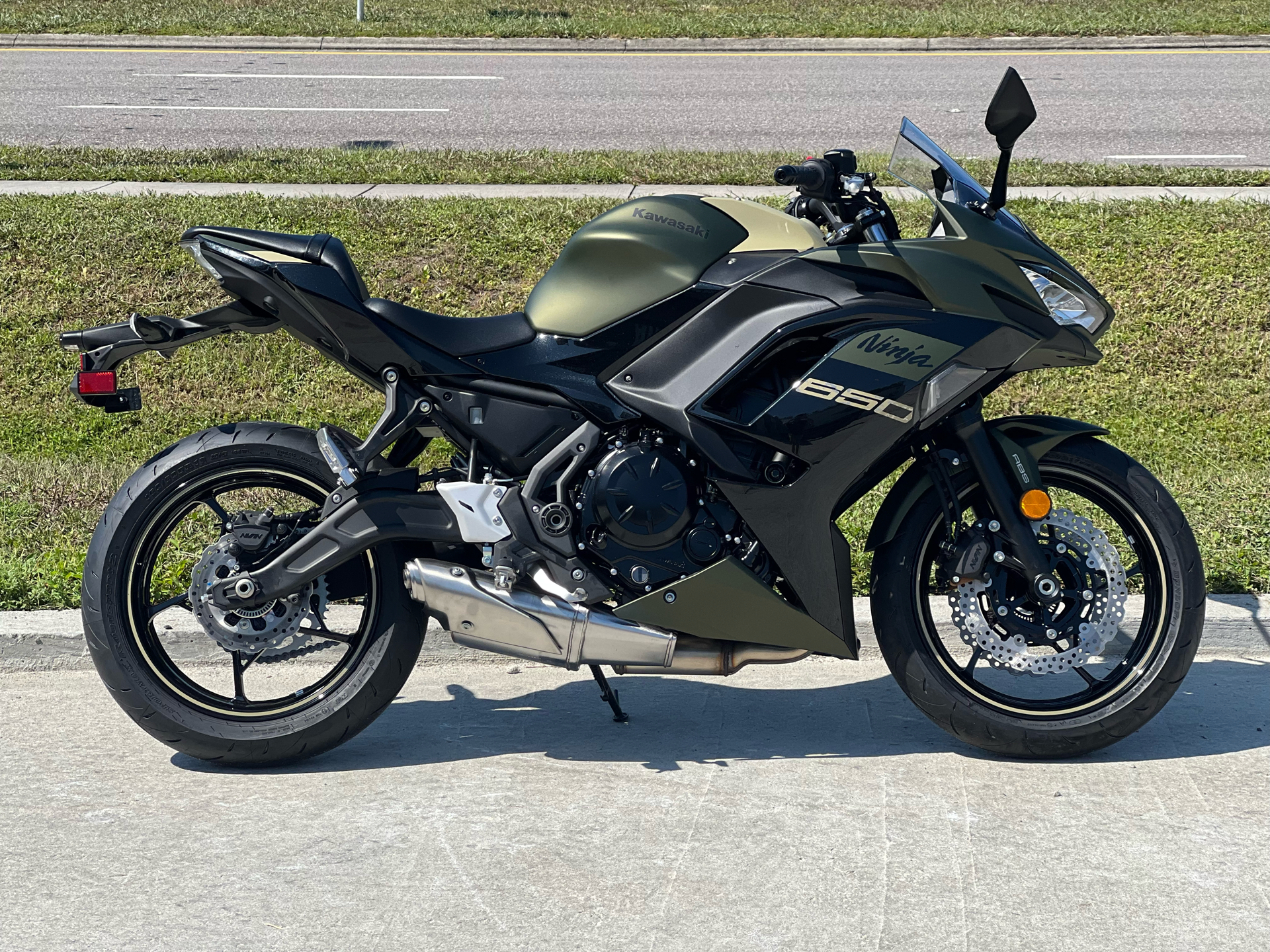 2024 Kawasaki Ninja 650 ABS in Orlando, Florida - Photo 3