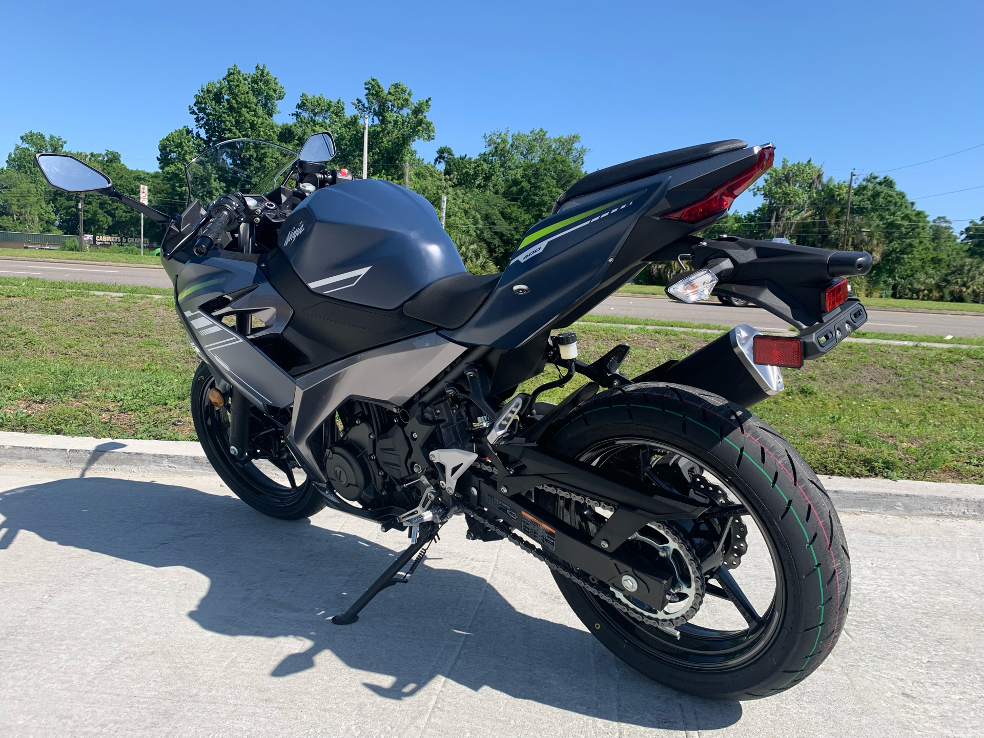 2022 Kawasaki Ninja 400 ABS in Orlando, Florida - Photo 8