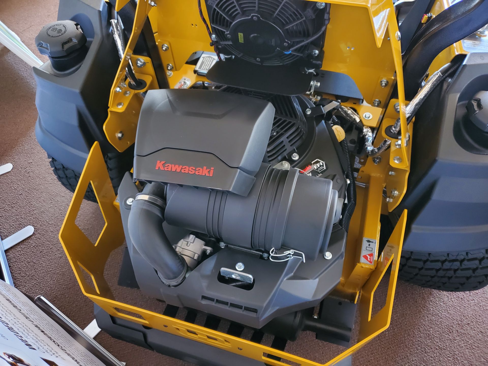 2024 Hustler Turf Equipment Super Z 60 in. Kawasaki FX1000 35 hp with VX Deck in Wellington, Kansas - Photo 18
