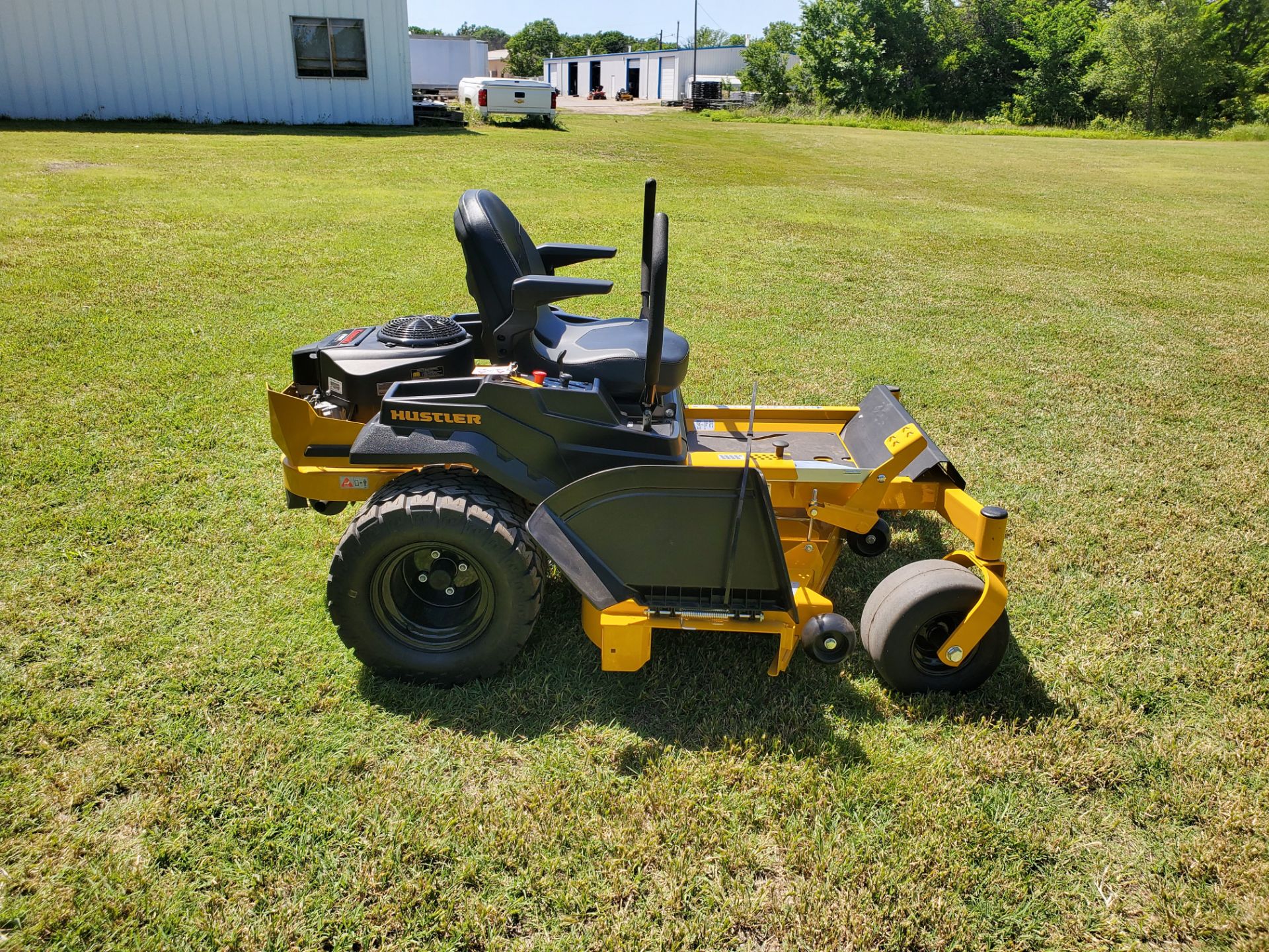 2024 Hustler Turf Equipment Raptor XD 54 in. Kawasaki FR691 23 hp in Wellington, Kansas - Photo 3