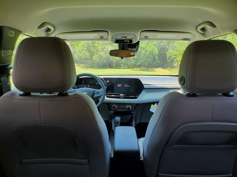 2025 Chevrolet TrailBlazer FWD 4DR LT in Wellington, Kansas - Photo 26