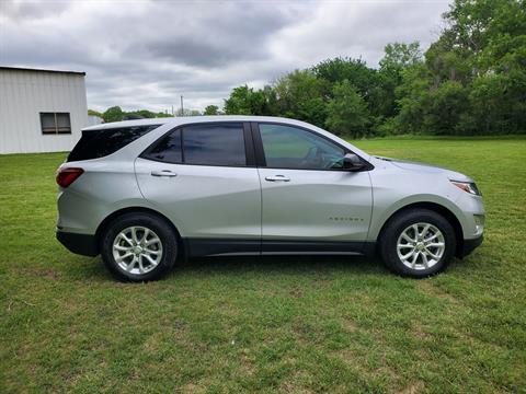 2020 Chevrolet Equinox FWD 4DR LS in Wellington, Kansas - Photo 6