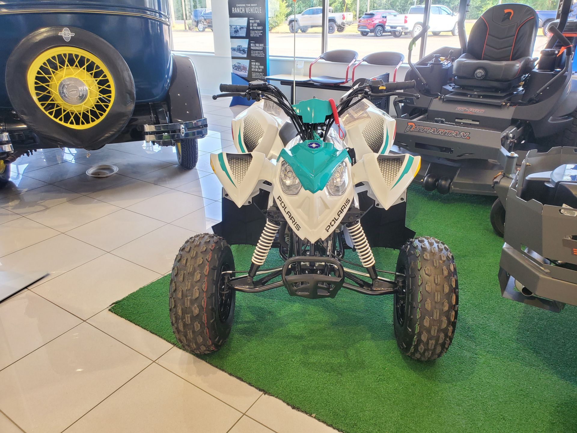 2025 Polaris Outlaw 110 EFI in Wellington, Kansas - Photo 2