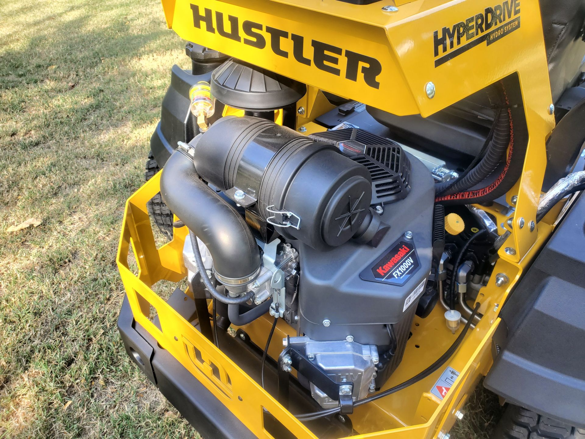 2023 Hustler Turf Equipment HyperDrive 72 in. Kawasaki FX1000 EFI 38.5 hp in Wellington, Kansas - Photo 10