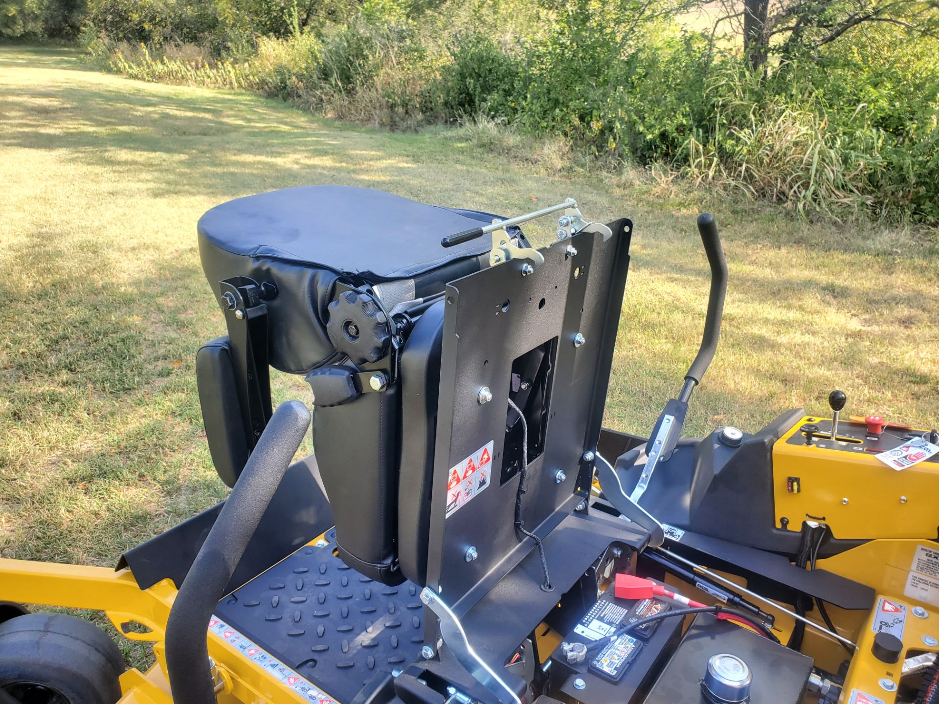 2023 Hustler Turf Equipment HyperDrive 72 in. Kawasaki FX1000 EFI 38.5 hp in Wellington, Kansas - Photo 17