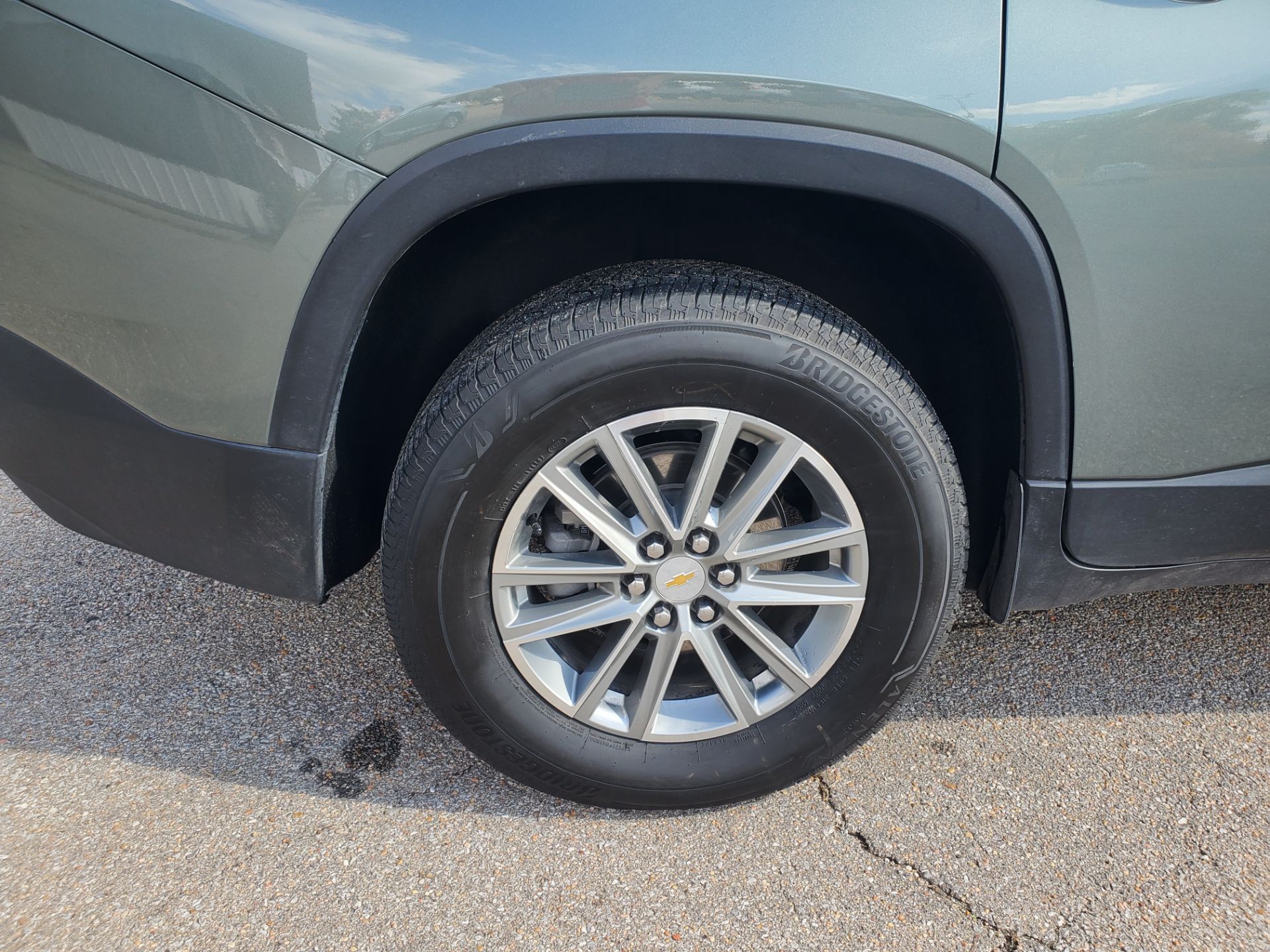 2023 Chevrolet Traverse FWD LT in Wellington, Kansas - Photo 9