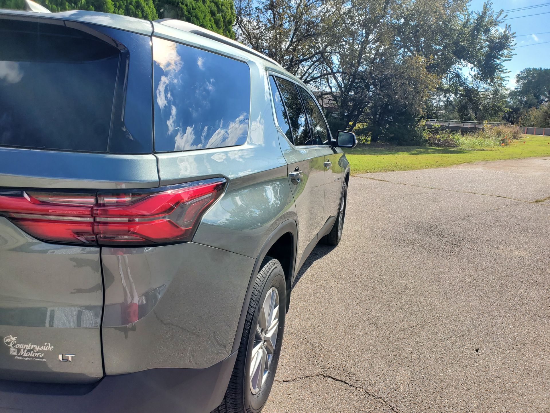 2023 Chevrolet Traverse FWD LT in Wellington, Kansas - Photo 10