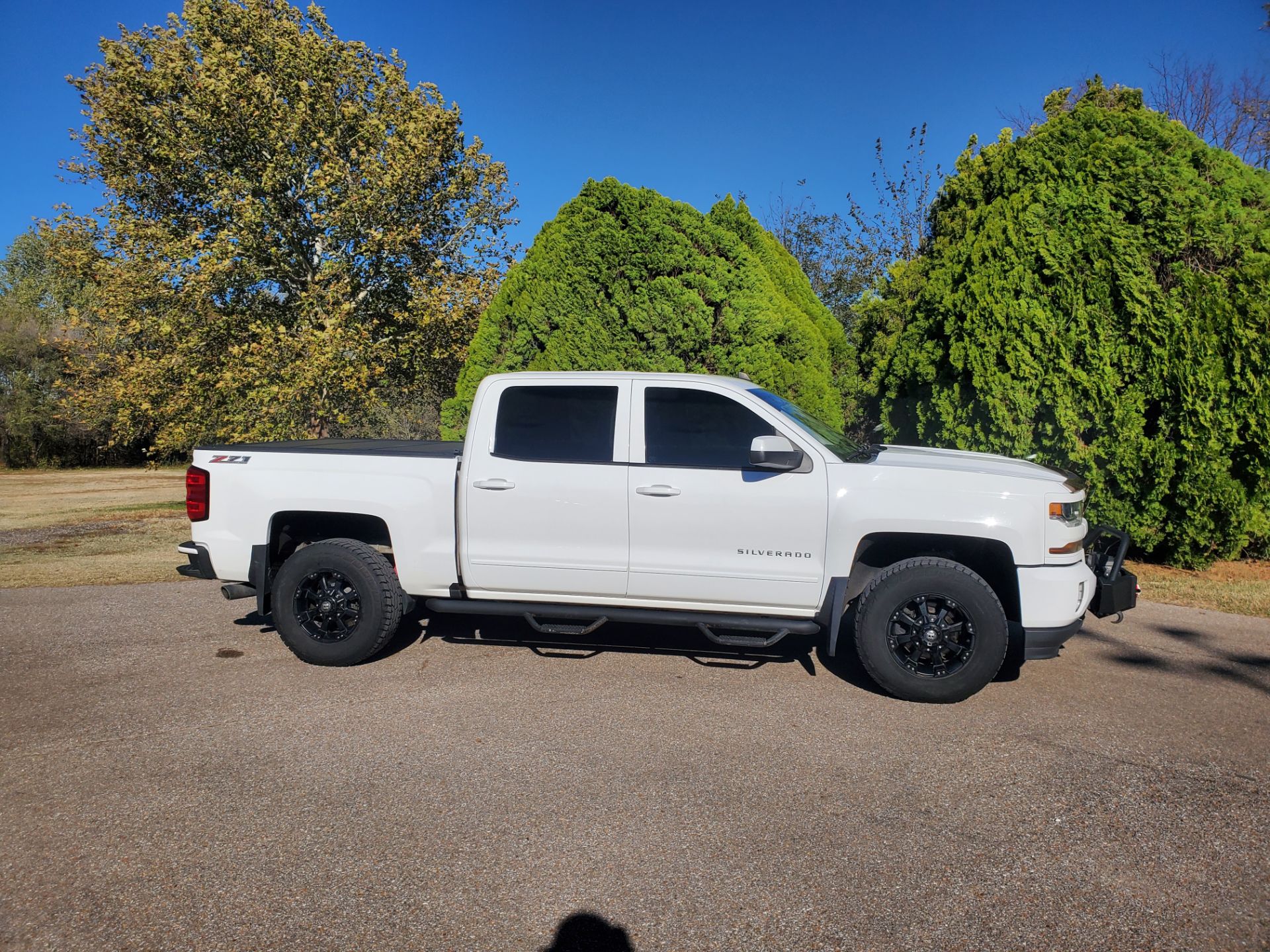 2017 Chevrolet Silverado 4WD Crew Cab LT Z71 in Wellington, Kansas - Photo 1