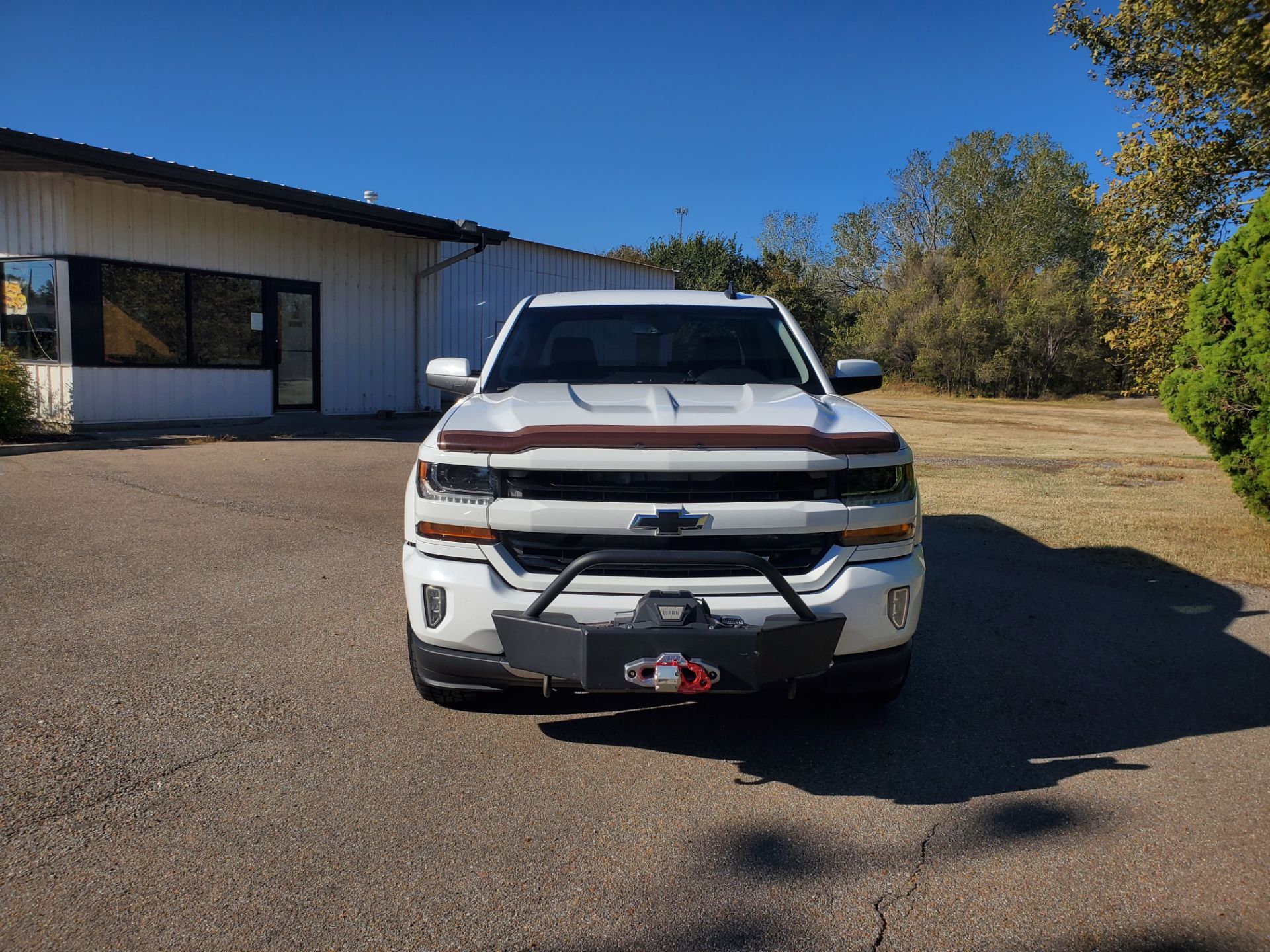 2017 Chevrolet Silverado 4WD Crew Cab LT Z71 in Wellington, Kansas - Photo 3