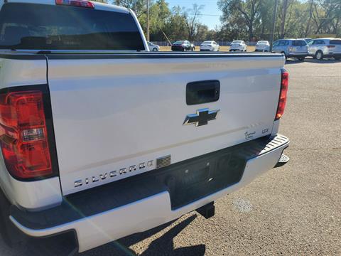 2017 Chevrolet Silverado 4WD Crew Cab LT Z71 in Wellington, Kansas - Photo 8