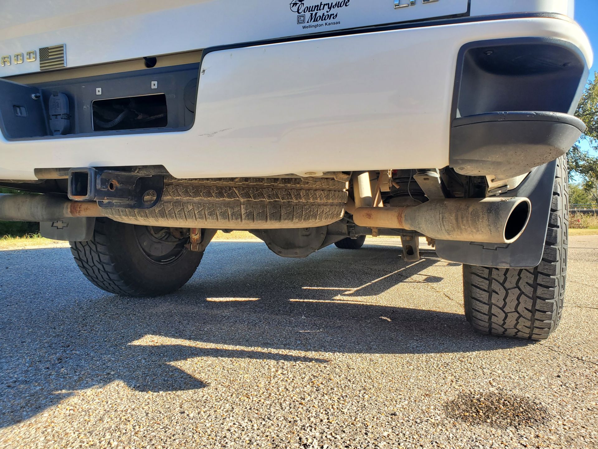 2017 Chevrolet Silverado 4WD Crew Cab LT Z71 in Wellington, Kansas - Photo 10