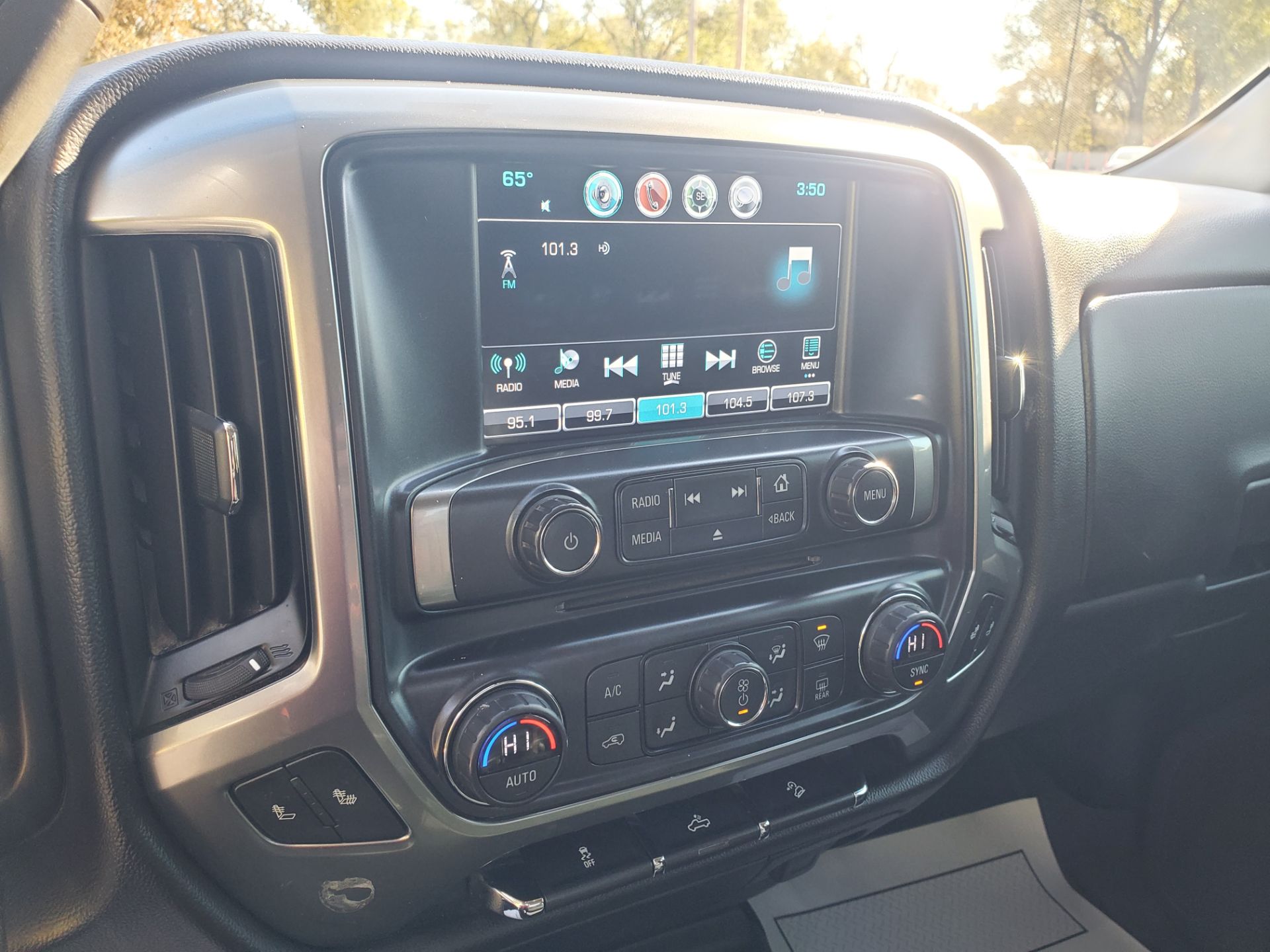 2017 Chevrolet Silverado 4WD Crew Cab LT Z71 in Wellington, Kansas - Photo 35