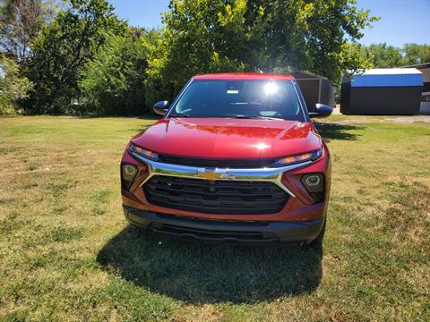 2024 Chevrolet TrailBlazer FWD 4DR LT in Wellington, Kansas - Photo 2