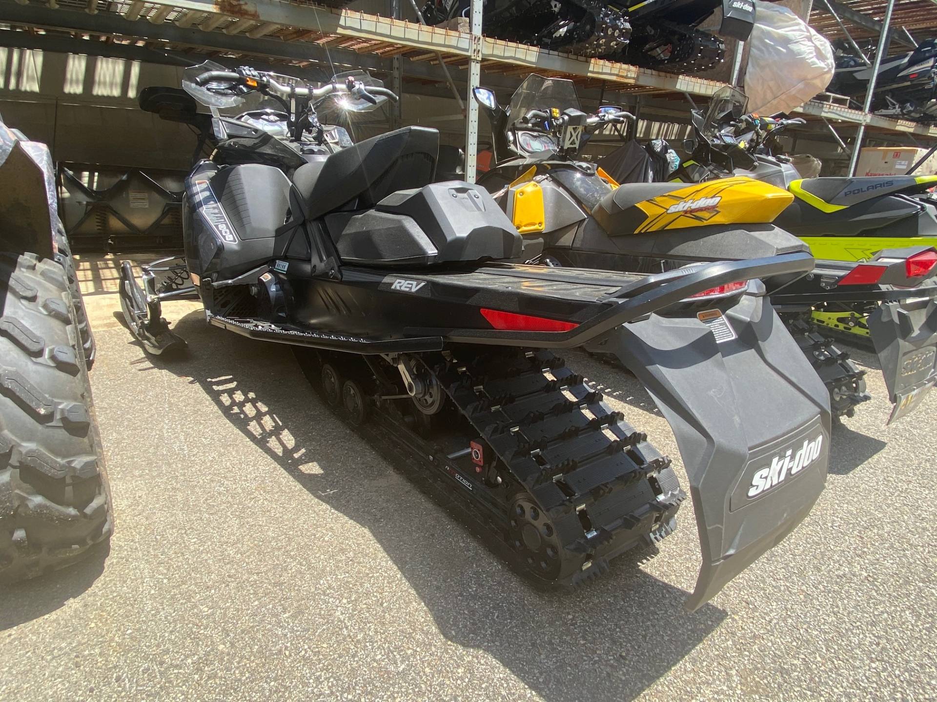 2017 Ski-Doo Renegade Adrenaline 850 E-TEC Snowmobiles Barre ...