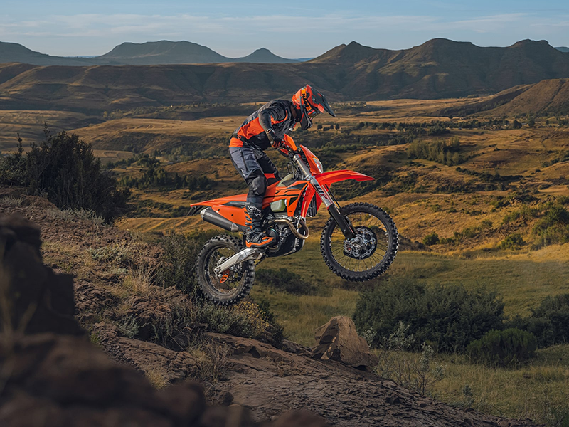 2025 KTM 450 XCF-W in Escanaba, Michigan - Photo 8