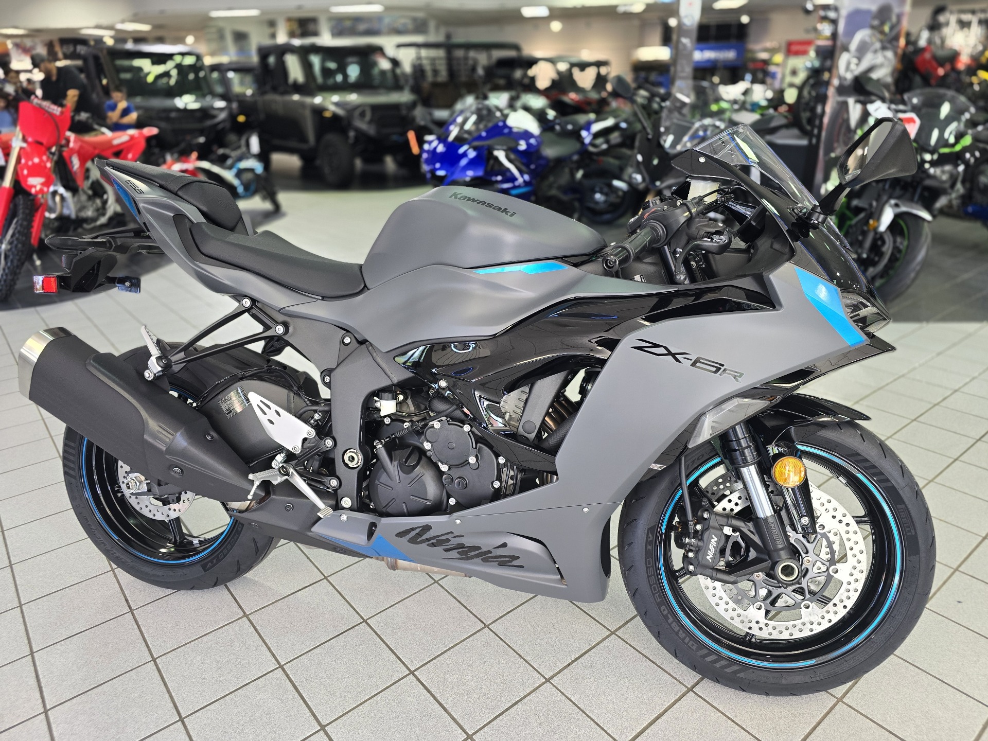 2025 Kawasaki Ninja ZX-6R ABS in Asheville, North Carolina - Photo 2