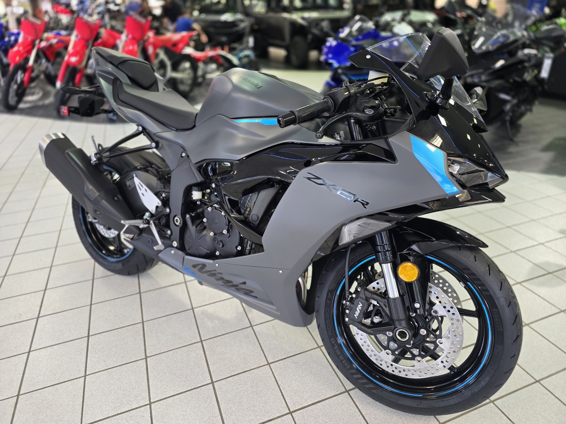 2025 Kawasaki Ninja ZX-6R ABS in Asheville, North Carolina - Photo 4