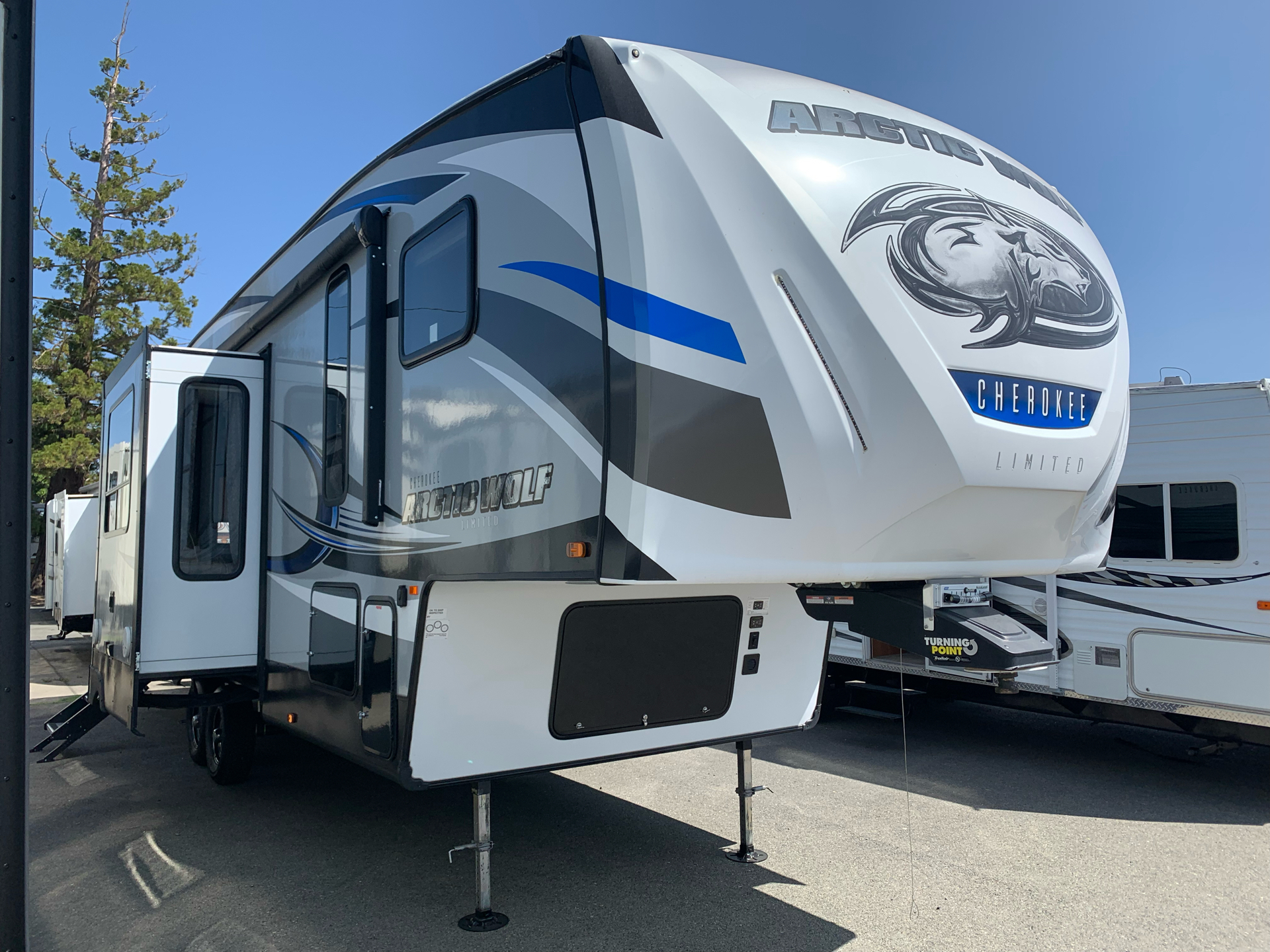 2018 Forest River ARCTIC WOLF 305 ML6 in Grants Pass, Oregon - Photo 1