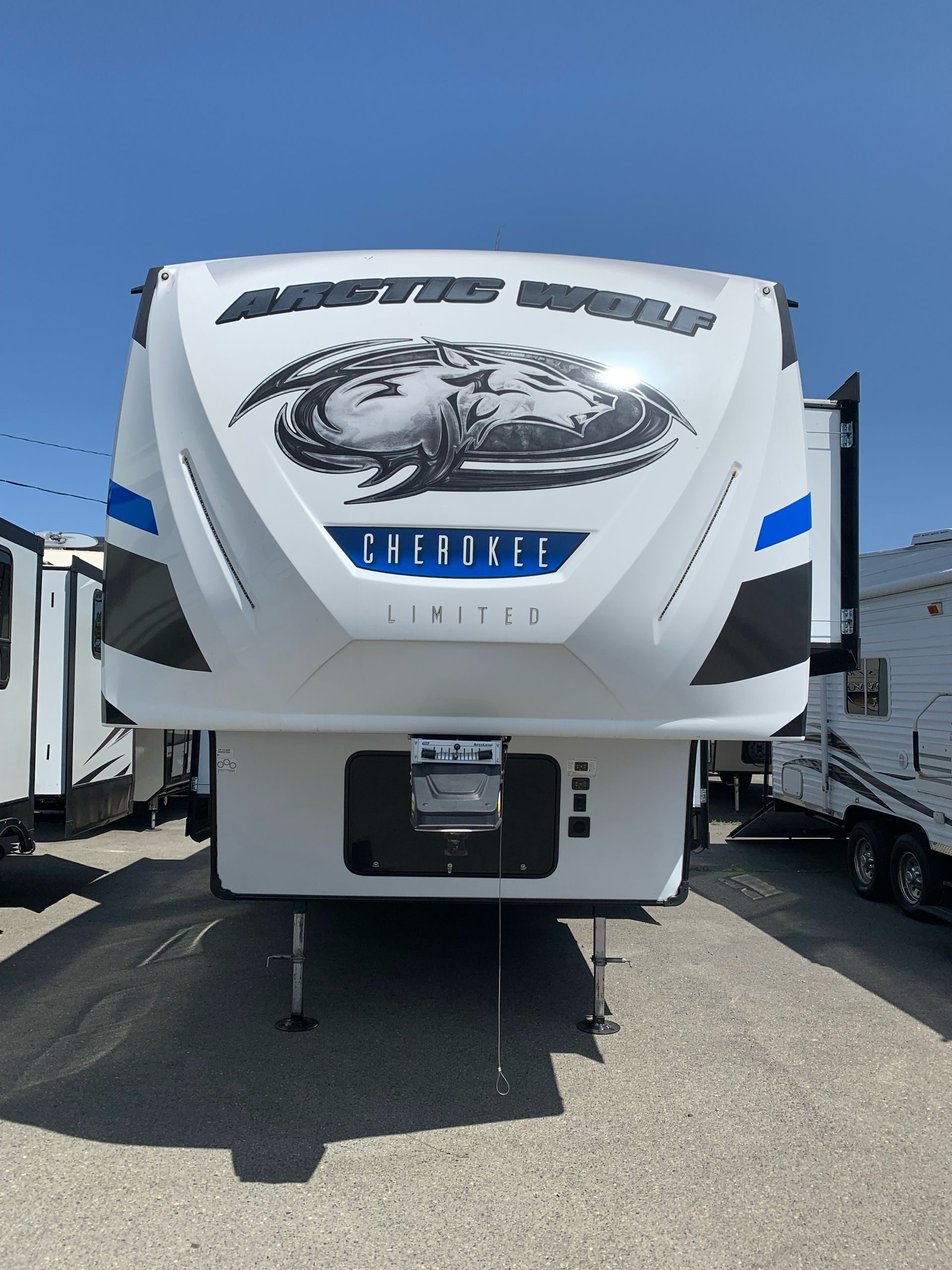 2018 Forest River ARCTIC WOLF 305 ML6 in Grants Pass, Oregon - Photo 2