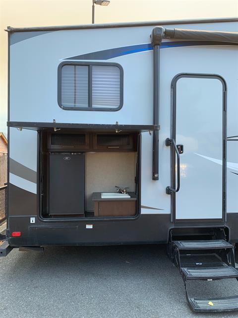 2018 Forest River Artic Wolf Cherokee 315TBH8 in Grants Pass, Oregon - Photo 25