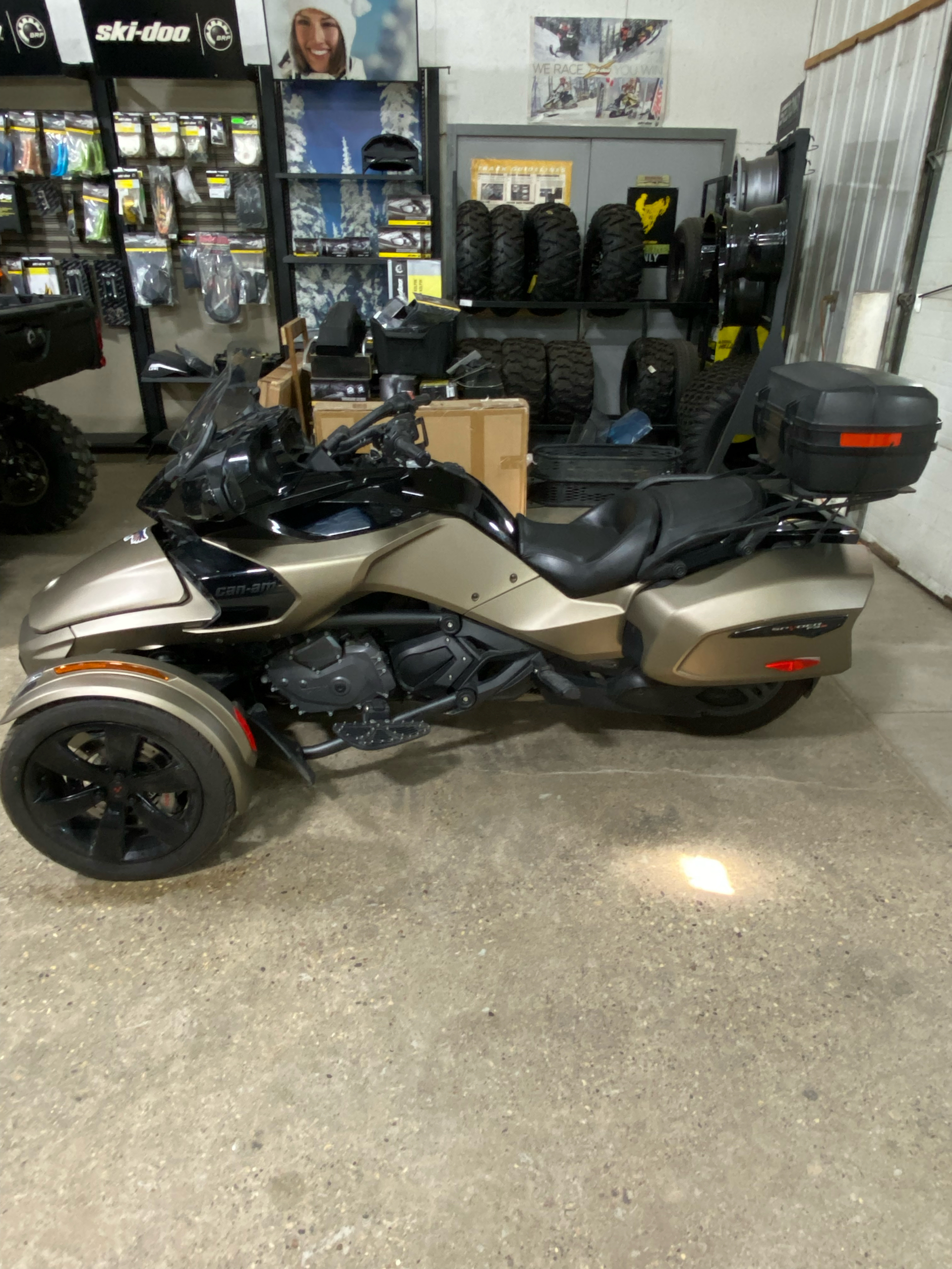 2020 Can-Am Spyder F3-T in Toronto, South Dakota - Photo 2