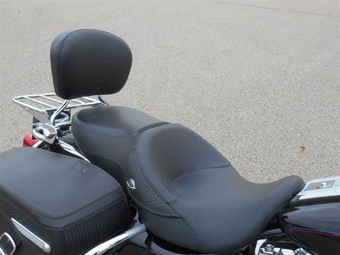 2007 Harley-Davidson FLHRC Road King® Classic Patriot Special Edition in Dubuque, Iowa - Photo 4