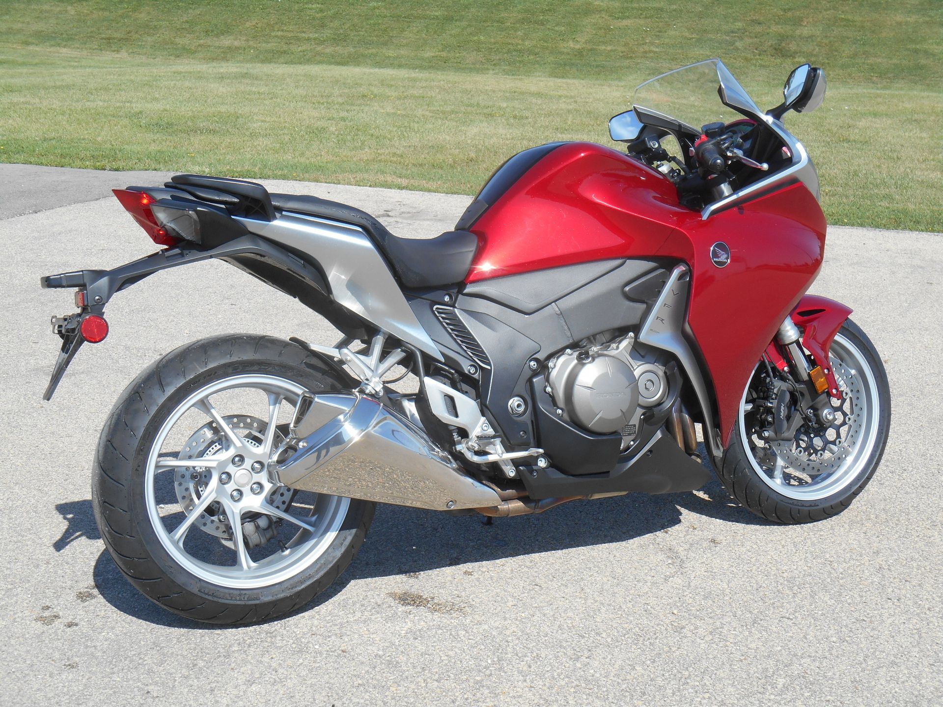 2010 Honda VFR1200F in Dubuque, Iowa - Photo 4