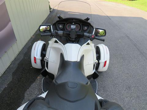2017 Can-Am Spyder RT Limited in Guilderland, New York - Photo 6