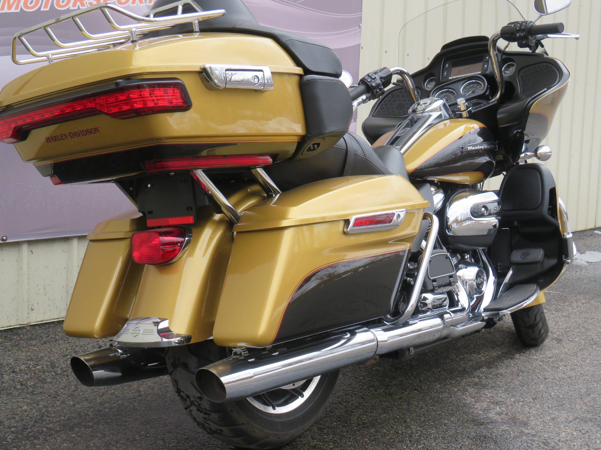 2017 road glide ultra accessories