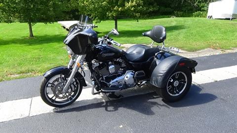 2015 Harley-Davidson Freewheeler™ in Bennington, Vermont - Photo 2
