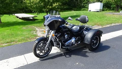 2015 Harley-Davidson Freewheeler™ in Bennington, Vermont - Photo 3