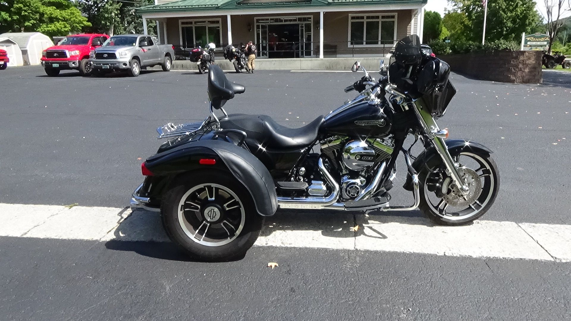 2015 Harley-Davidson Freewheeler™ in Bennington, Vermont - Photo 10