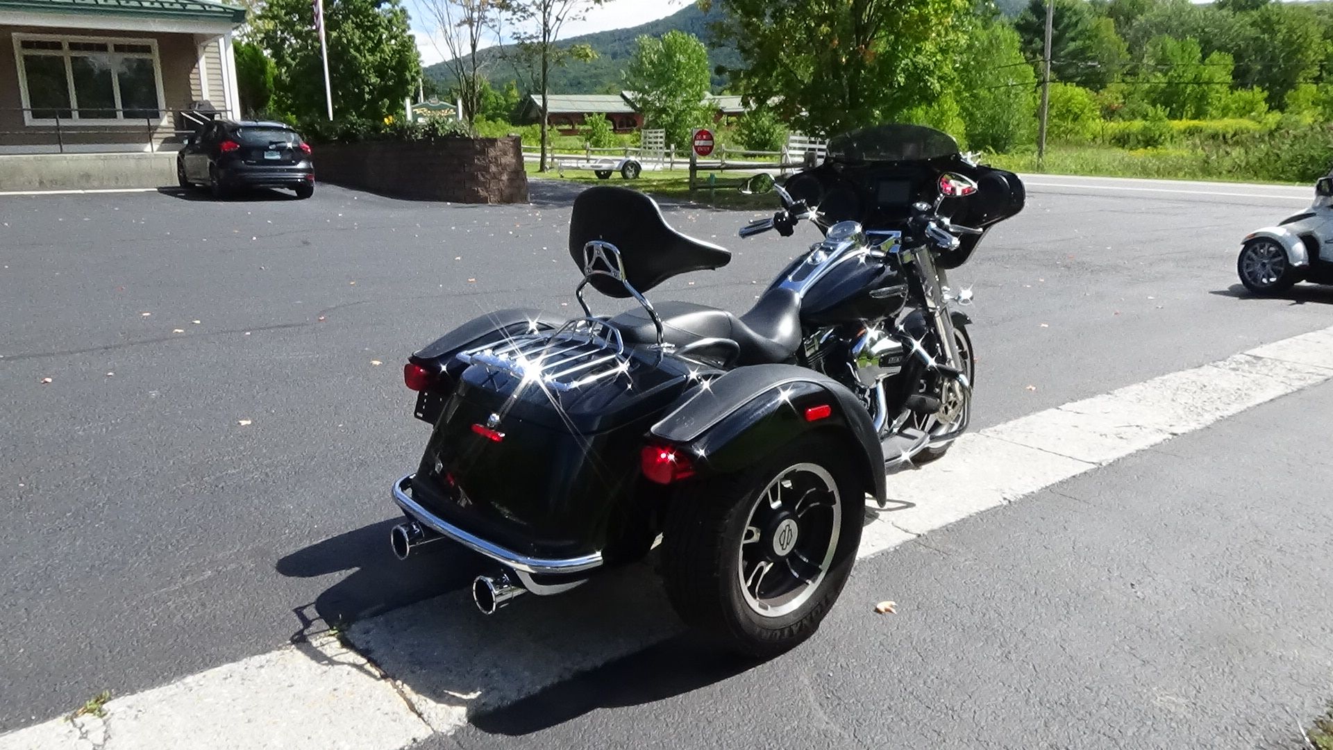 2015 Harley-Davidson Freewheeler™ in Bennington, Vermont - Photo 12