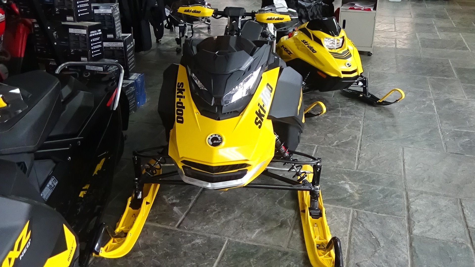 2024 Ski-Doo MXZ NEO+ 600 EFI ES RipSaw 1.25 in Bennington, Vermont - Photo 4