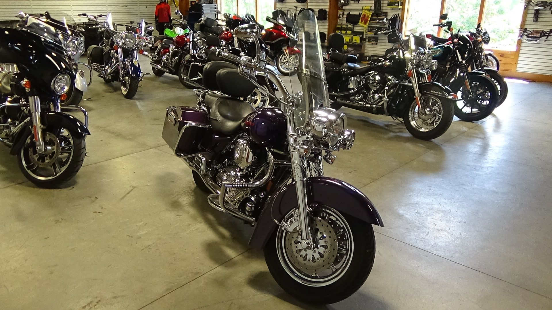 2005 Harley-Davidson FLHRI Road King® Peace Officer Special Edition in Bennington, Vermont - Photo 2
