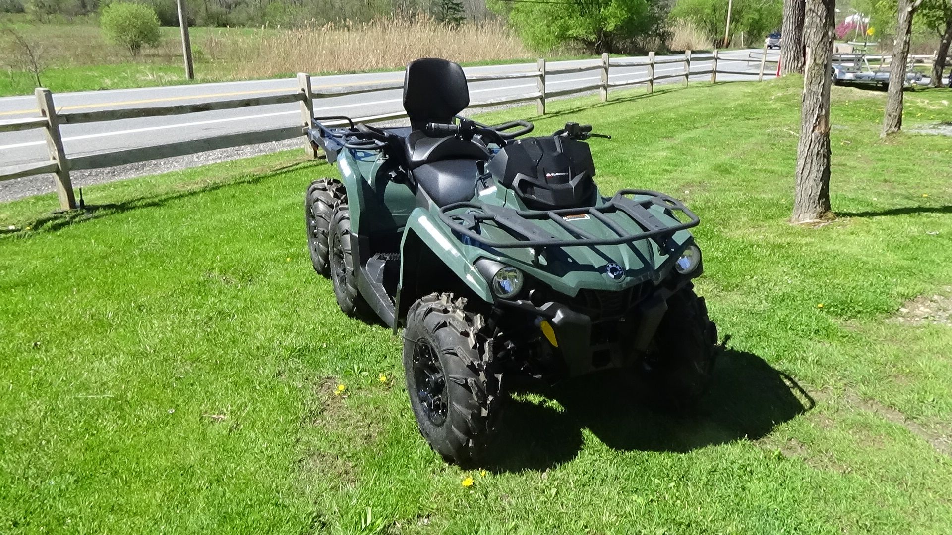 2024 Can-Am Outlander MAX 6x6 DPS 450 in Bennington, Vermont - Photo 8