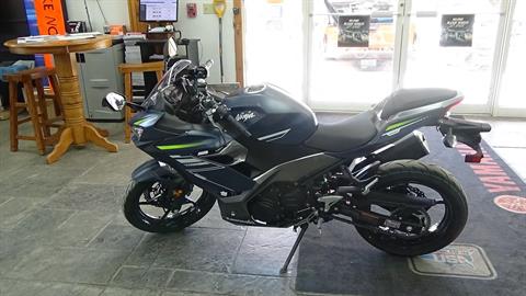 2022 Kawasaki Ninja 400 ABS KRT Edition in Bennington, Vermont - Photo 7