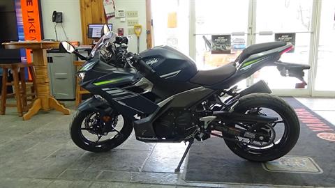 2022 Kawasaki Ninja 400 ABS KRT Edition in Bennington, Vermont - Photo 8