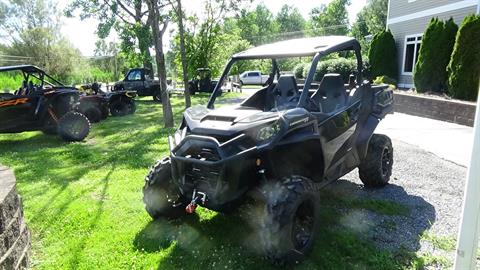 2024 Can-Am Commander XT 700 in Bennington, Vermont - Photo 4