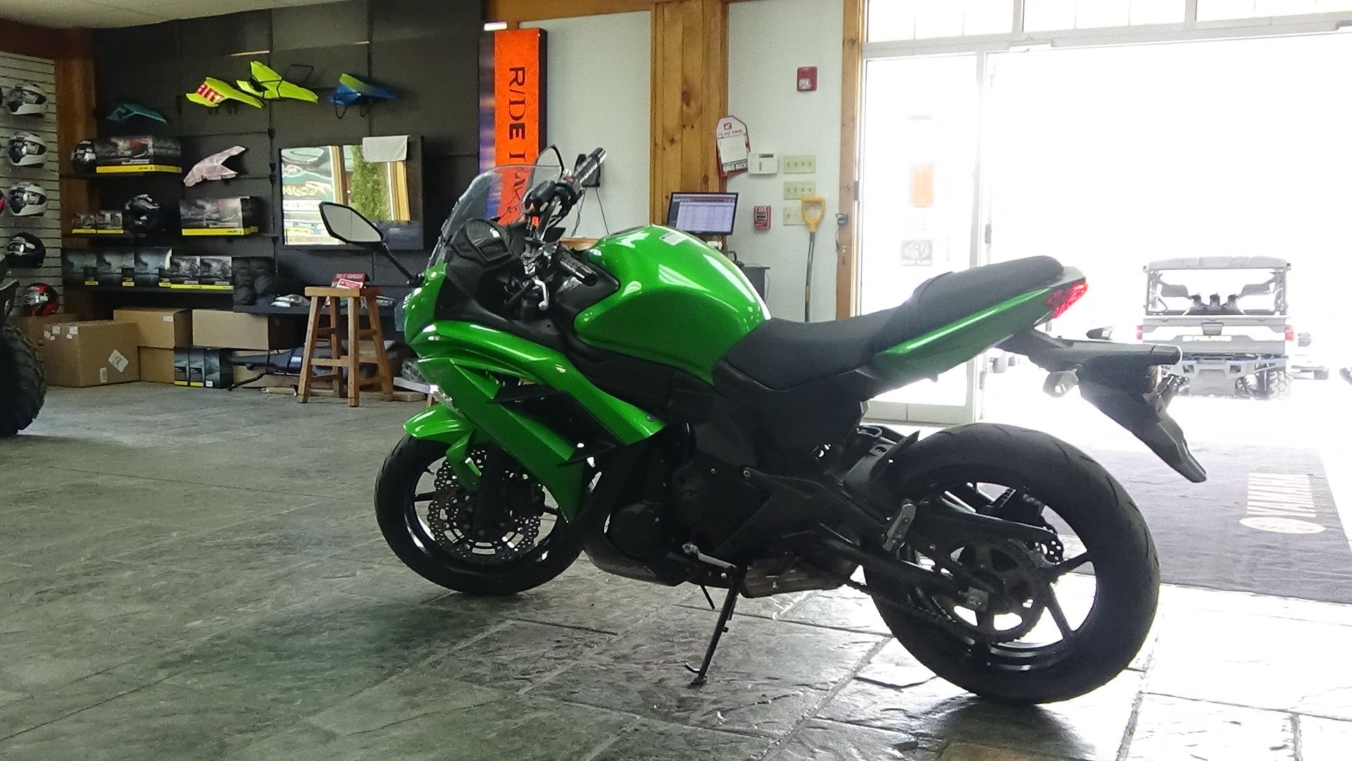 2015 Kawasaki Ninja® 650 ABS in Bennington, Vermont - Photo 17