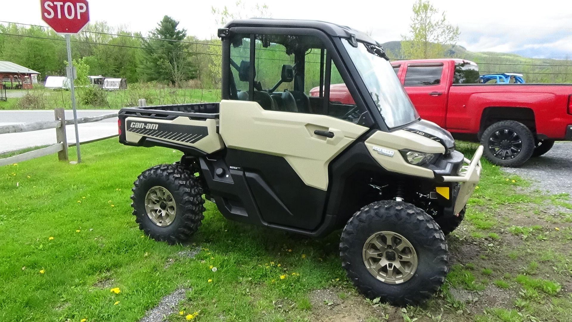 2024 Can-Am Defender Limited HD10 in Bennington, Vermont - Photo 7