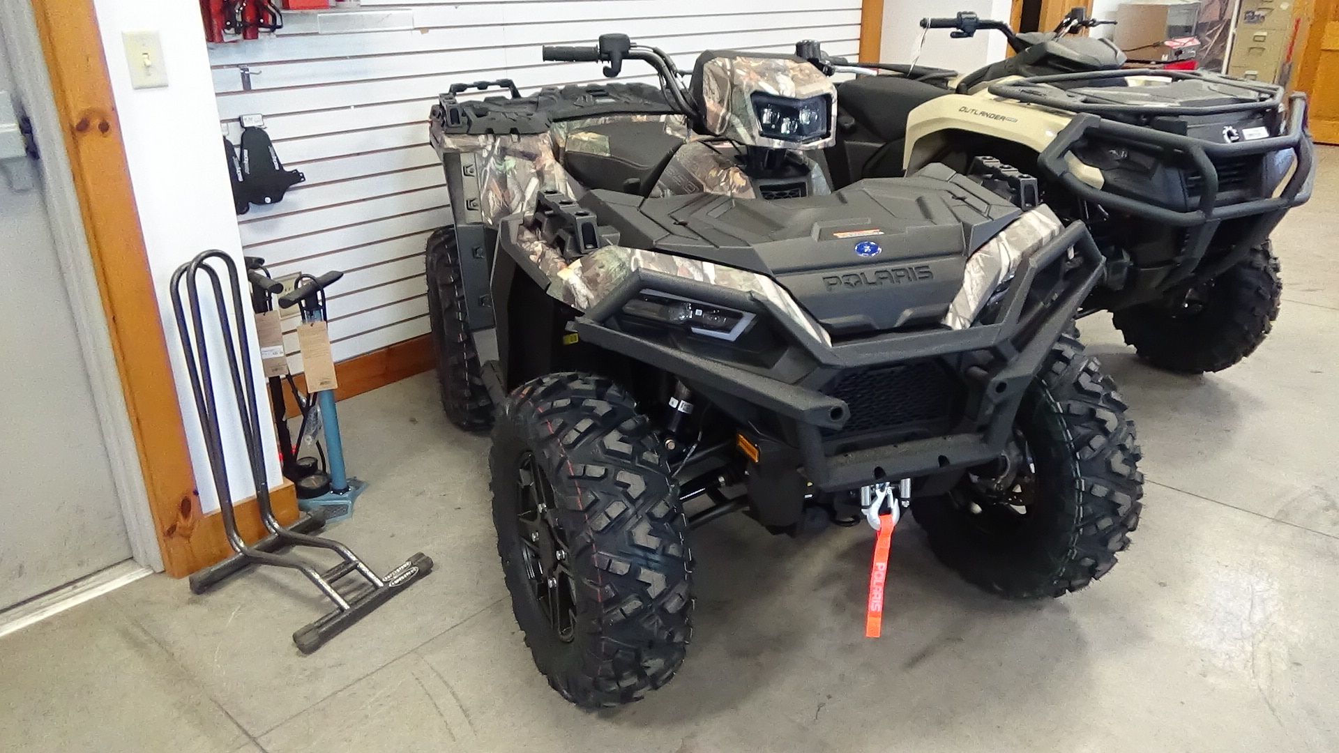 2024 Polaris Sportsman 850 Ultimate Trail in Bennington, Vermont - Photo 2