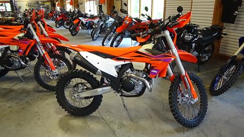 2024 KTM 500 XW-F in Bennington, Vermont - Photo 2